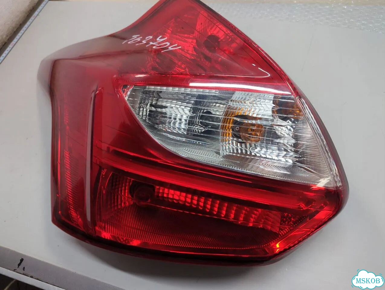 Фонарь (задний) левый Ford Focus 3 фото 2