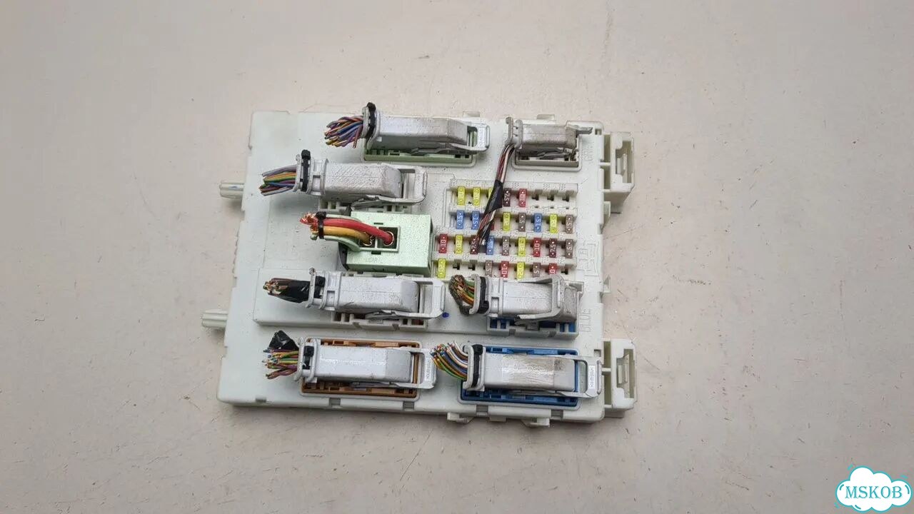 Блок управления бортовой сети Ford Focus 3 фото 1