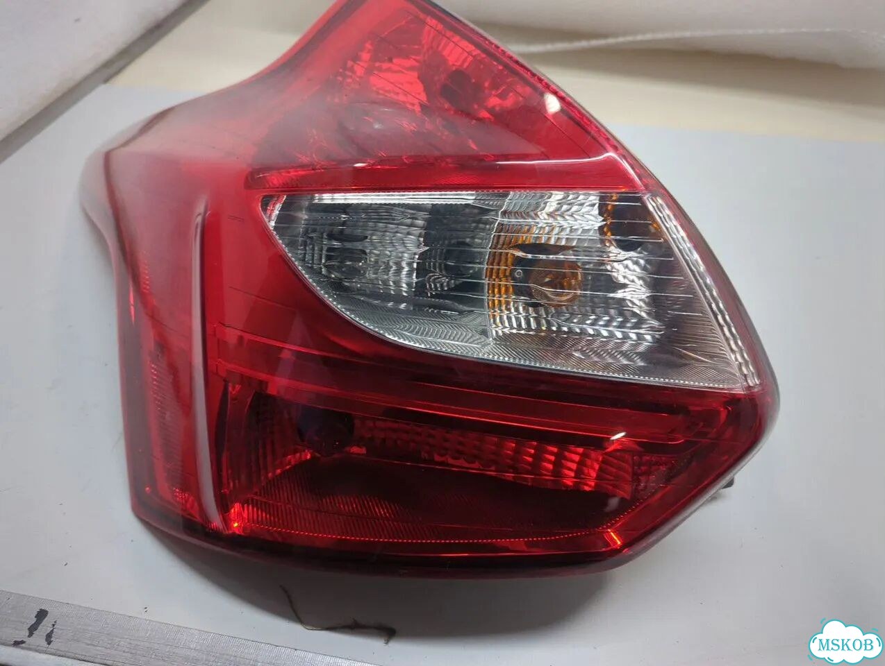 Фонарь (задний) левый Ford Focus 3 фото 3