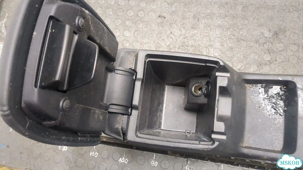 Консоль салона Ford Kuga фото 2