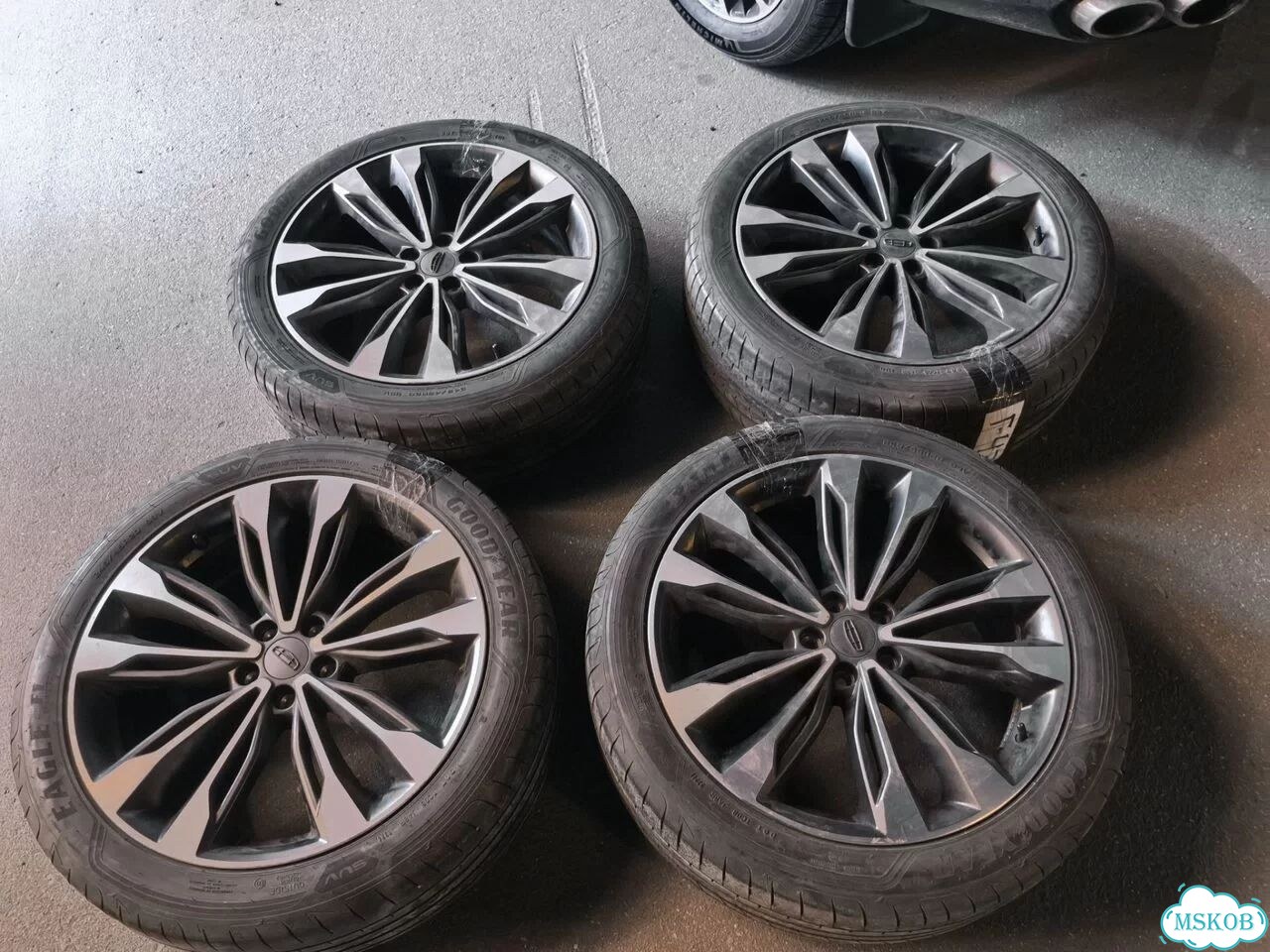 Goodyear Eagle F1 Asymmetric 3 SUV 245/45 R20 99V фото 1