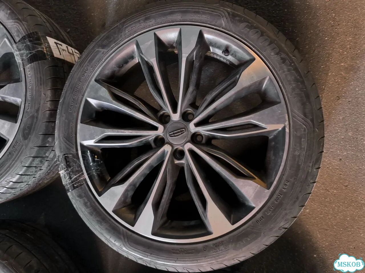 Goodyear Eagle F1 Asymmetric 3 SUV 245/45 R20 99V фото 5
