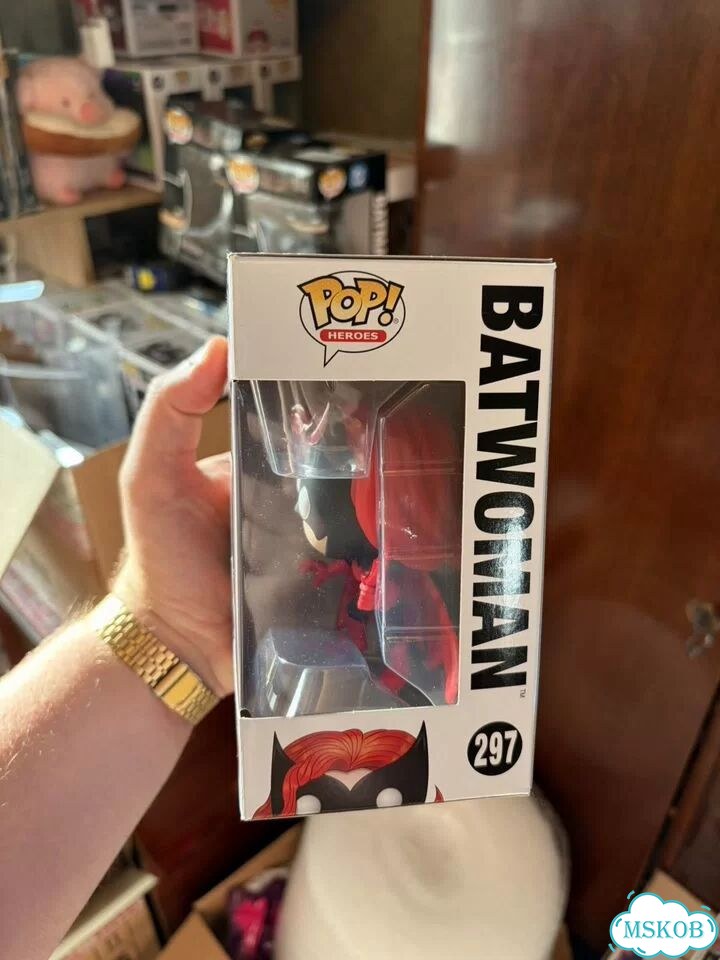 Фигурка Funko Pop DC Comics Batwoman 297 фото 3