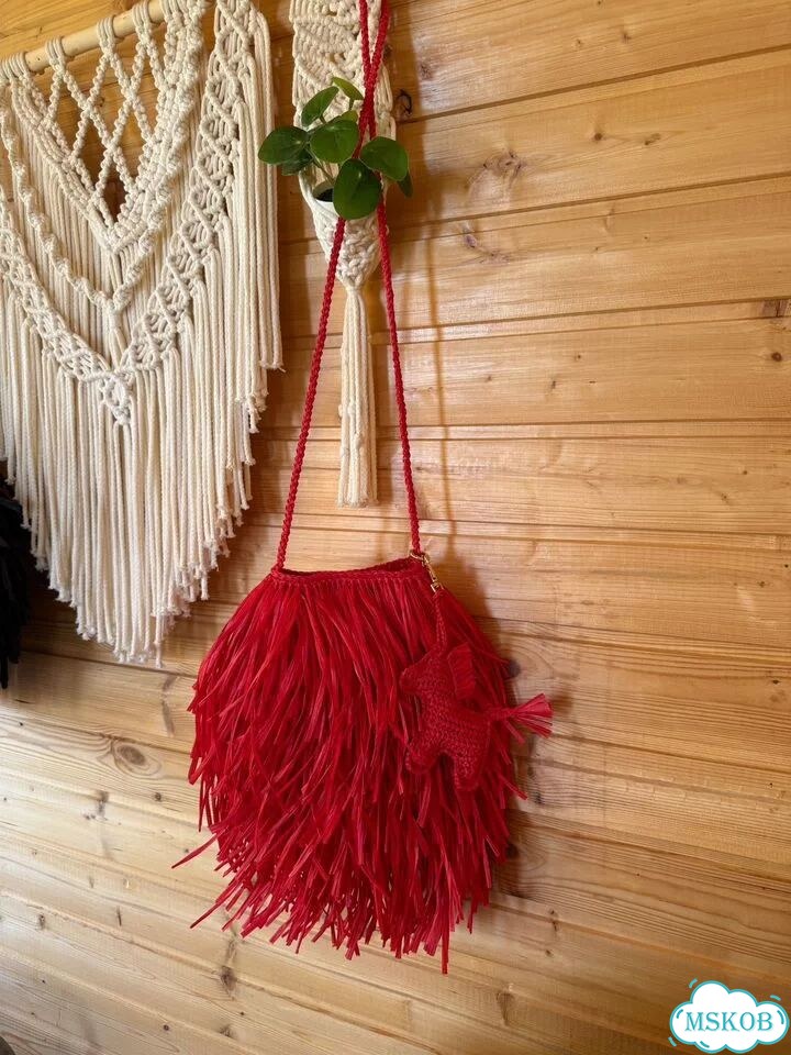 Сумка из рафии с бахромой фото 1