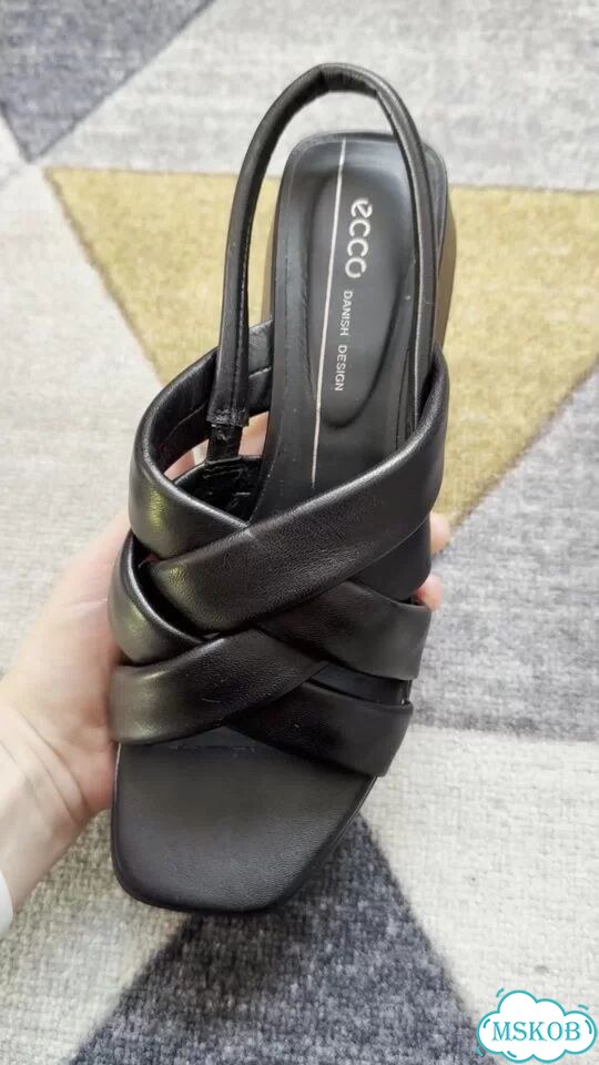 Босоножки Ecco elevate squared sandal 38р фото 1
