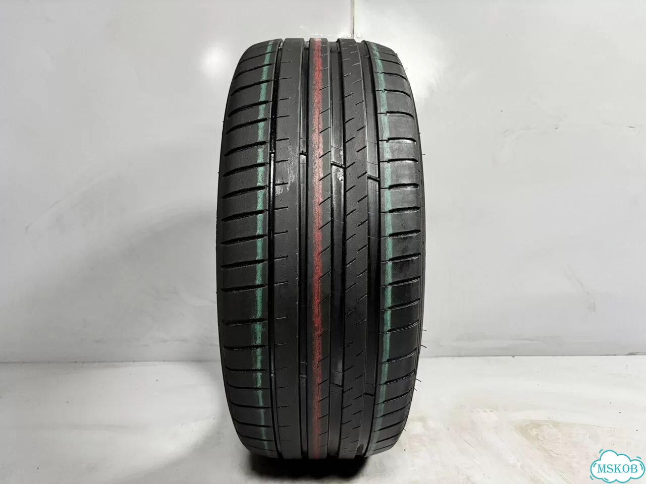 Michelin Pilot Sport 4 235/45 R18 98Y фото 1