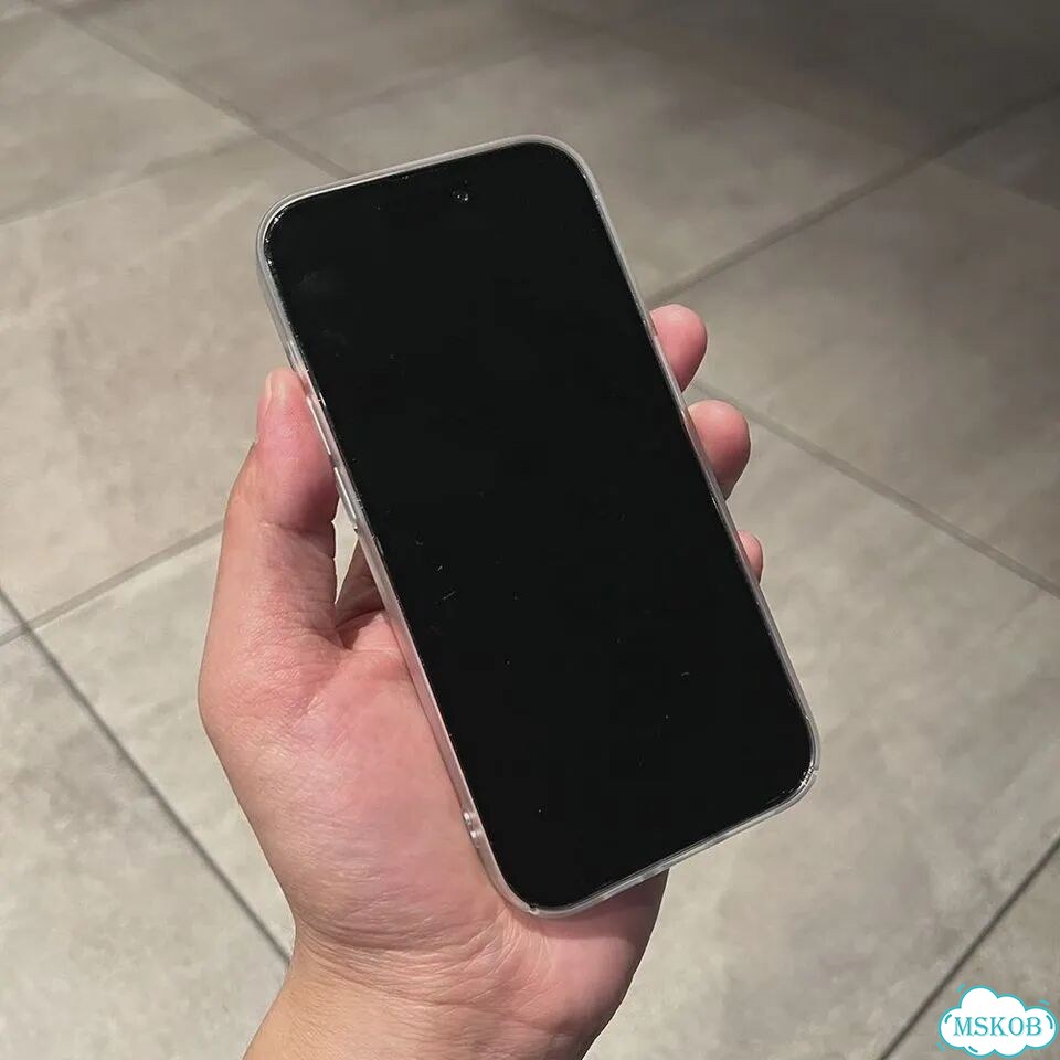 Черный матовый чехол для iPhone 15 Plus фото 7