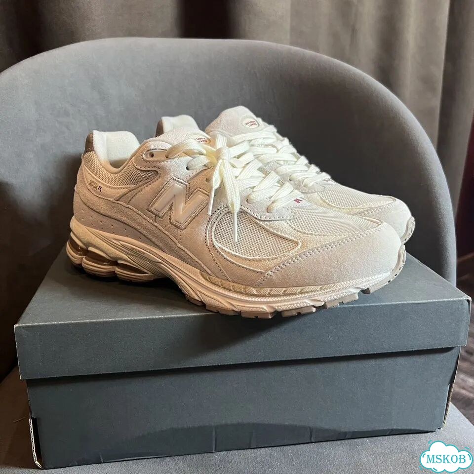 New Balance 2002R Оригинал фото 1