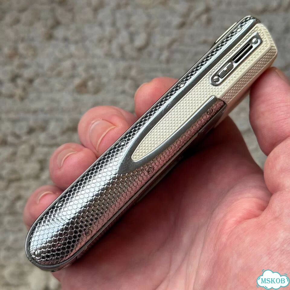 Vertu Ascent Ti, 4 ГБ, 1 SIM фото 8