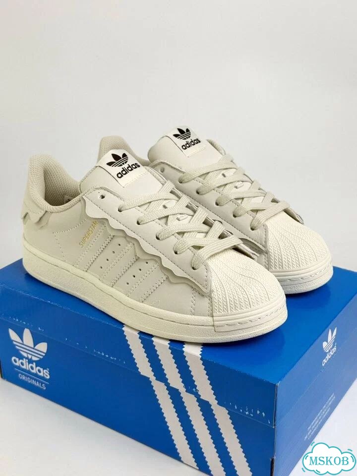 Кроссовки Adidas Superstar бежевые фото 2
