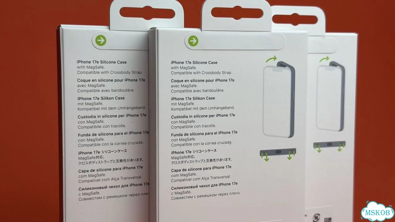 Чехол 17e Silicone Case Black фото 3