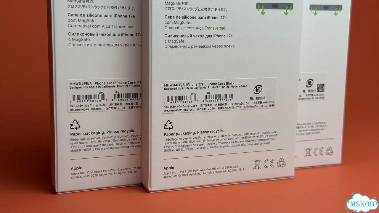 Чехол 17e Silicone Case Black фото 4
