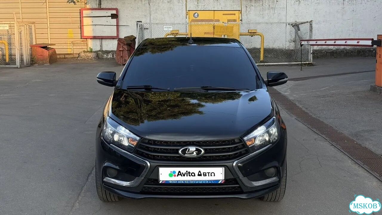 ВАЗ (LADA) Vesta 1.8 MT, 2019, битый, 130 000 км фото 1
