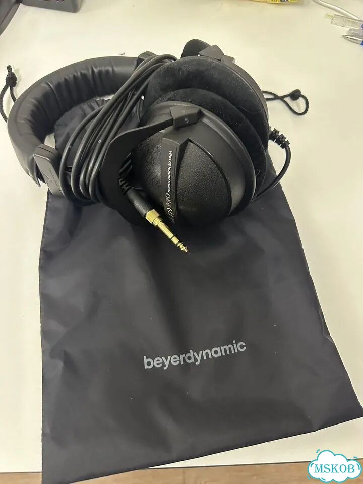 Beyerdynamic dt 770 pro 80 ohm black limited фото 1