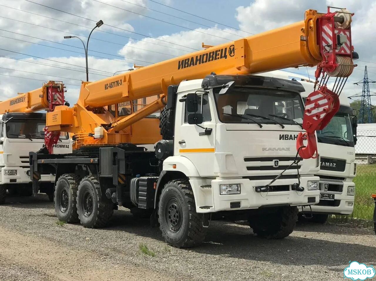 Аренда и услуги автокрана, 25 т, 30.7 м, с гуськом 9 м фото 1