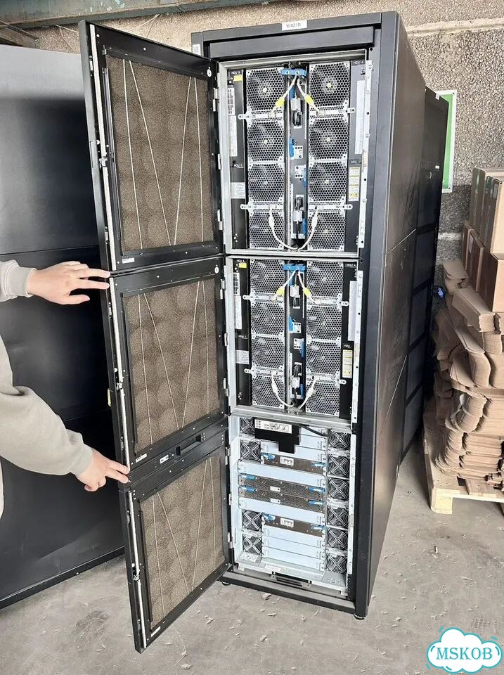 Схд корпоративного класса Hitachi VSP в стойке 42U фото 2