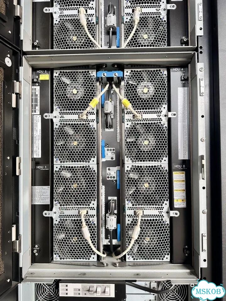 Схд корпоративного класса Hitachi VSP в стойке 42U фото 3