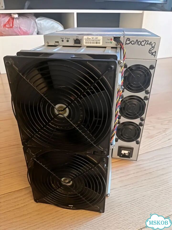 Asic майнер бу S21 235 фото 1