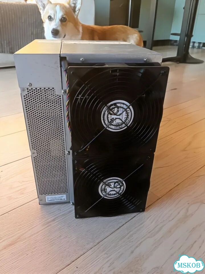 Asic майнер бу S21 235 фото 4