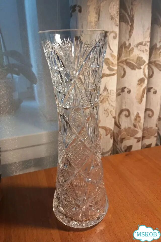 Ваза хрустальная со сколами фото 1