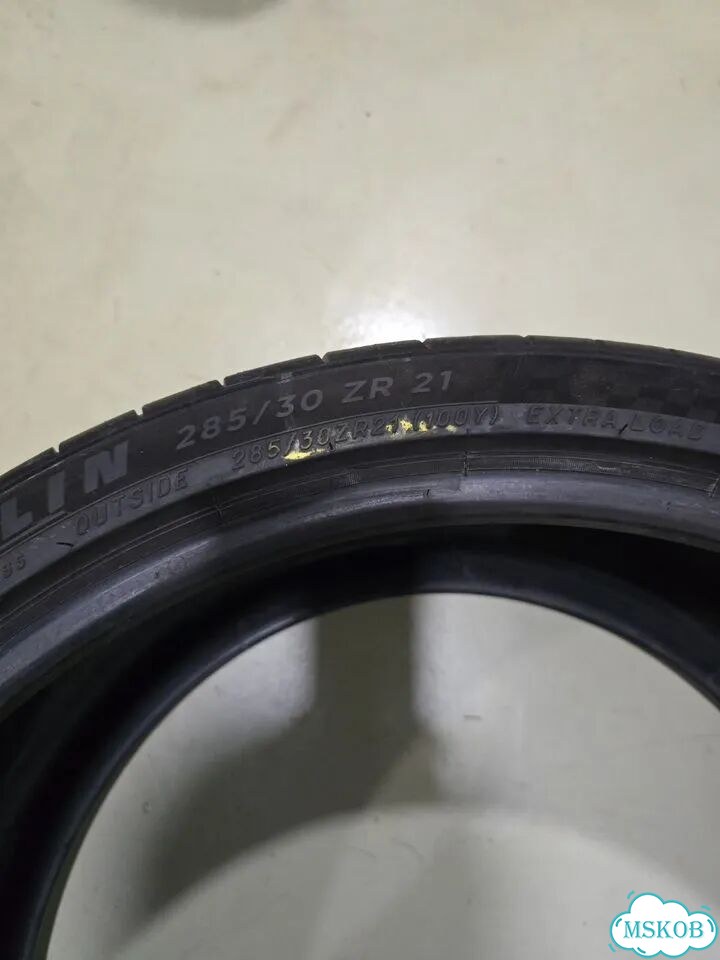 Michelin Pilot Sport 4 S 285/30 R21 фото 3