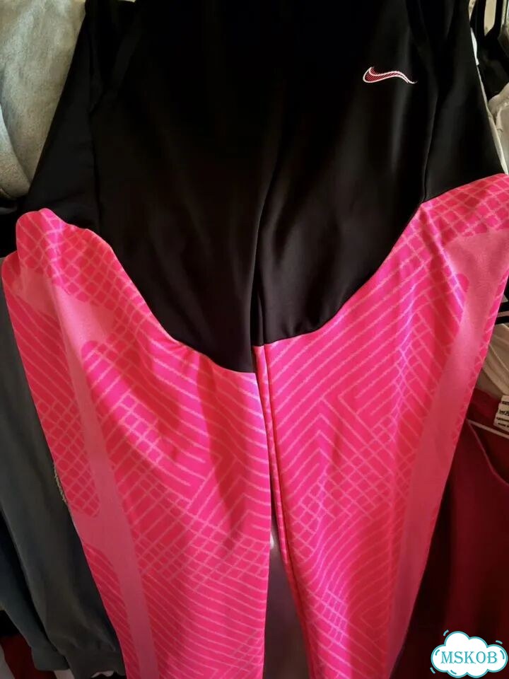 Продам тайтсы новые фото 1