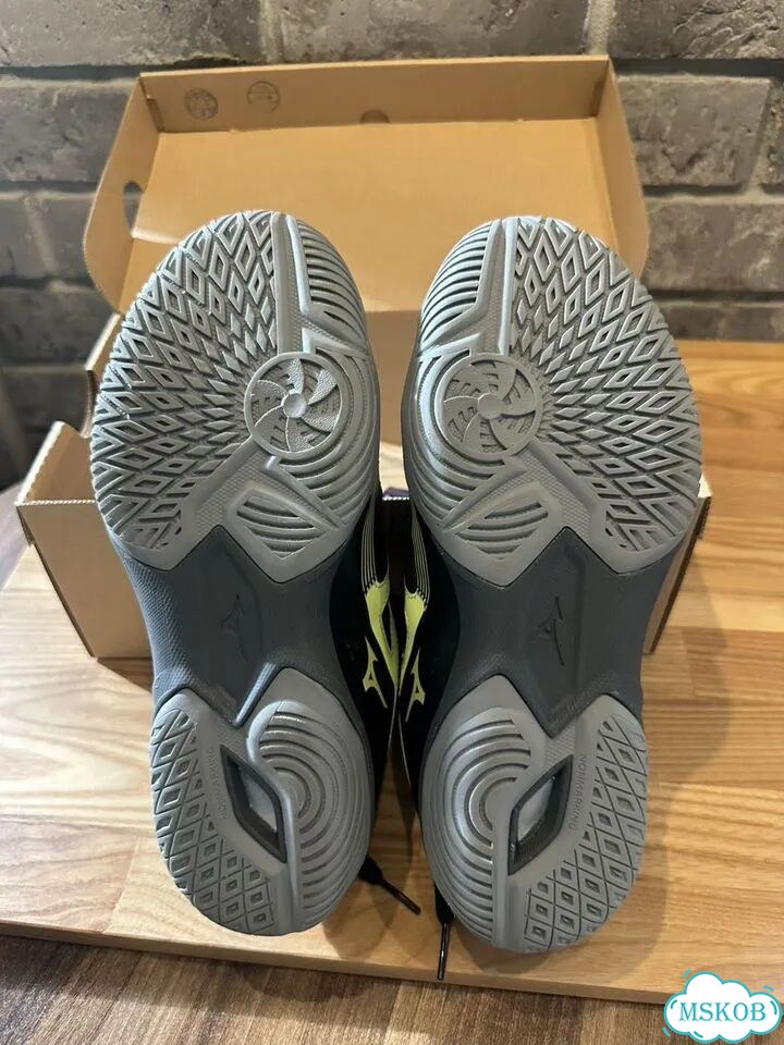 Кроссовки Mizuno Wave 36,5 для настольного тенниса фото 7