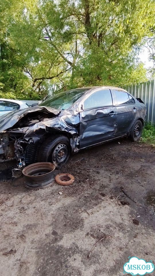 Mitsubishi Lancer 1.5 MT, 2010, битый, 200 000 км фото 1
