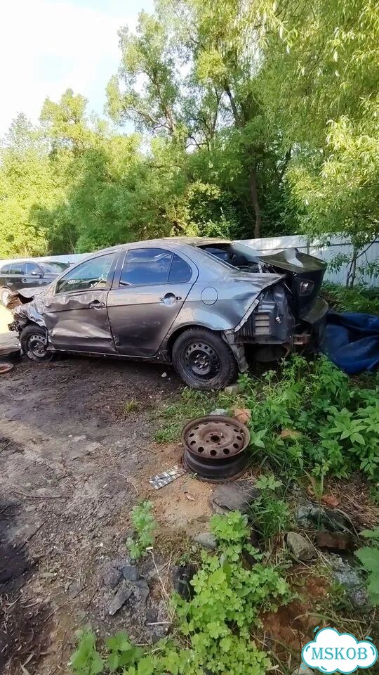 Mitsubishi Lancer 1.5 MT, 2010, битый, 200 000 км фото 2