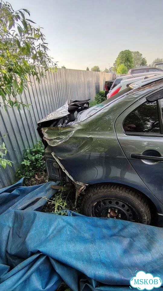 Mitsubishi Lancer 1.5 MT, 2010, битый, 200 000 км фото 5