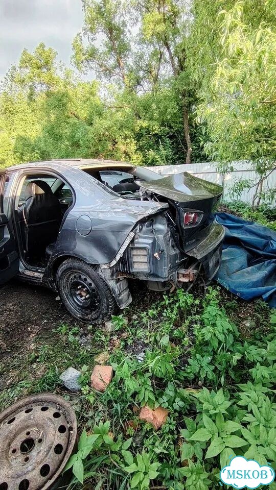 Mitsubishi Lancer 1.5 MT, 2010, битый, 200 000 км фото 6