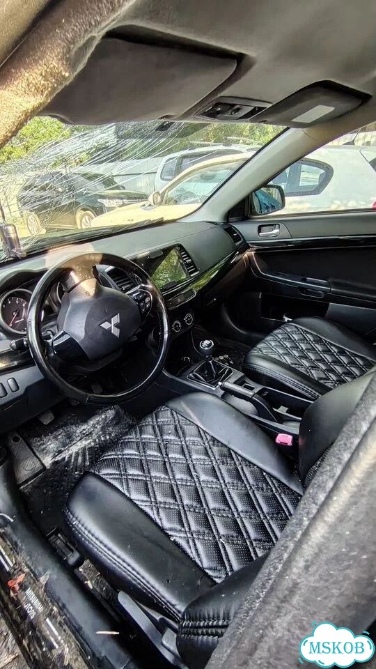 Mitsubishi Lancer 1.5 MT, 2010, битый, 200 000 км фото 8