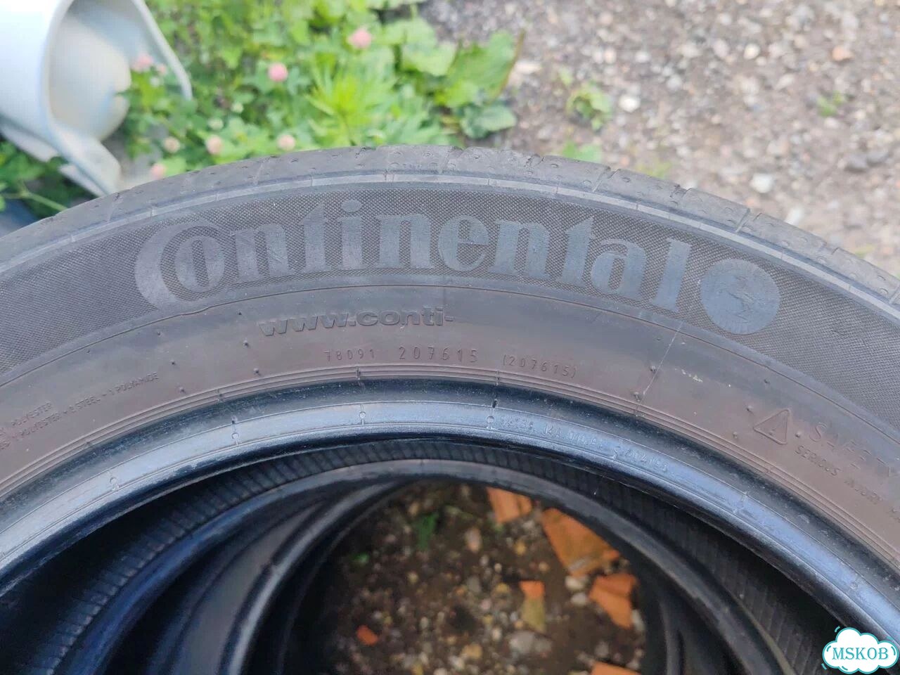Continental ContiPremiumContact 2 215/55 R17 фото 1