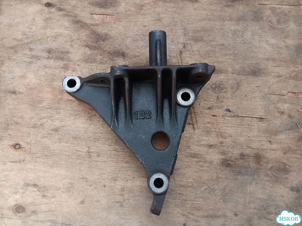 Кронштейн опоры двигателя SR20 Nissan Serena C24 фото 1