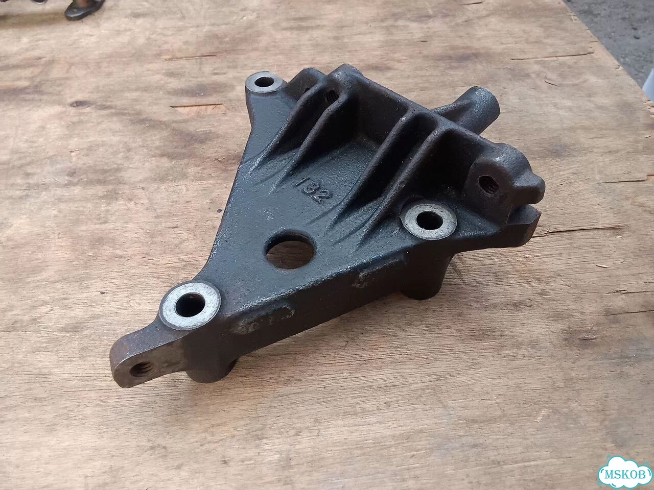 Кронштейн опоры двигателя SR20 Nissan Serena C24 фото 3