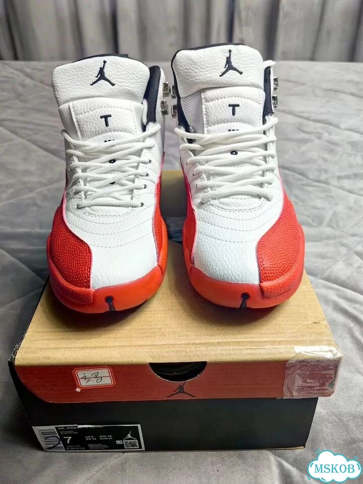 Air Jordan 12 Retro мужские кроссовки EU 40 фото 3
