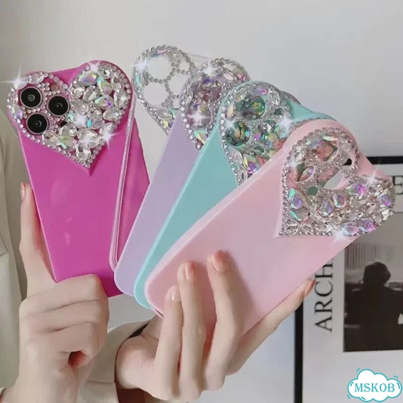 Прозрачный чехол для iPhone 16 Pro Max с сердцем и стразами фото 2
