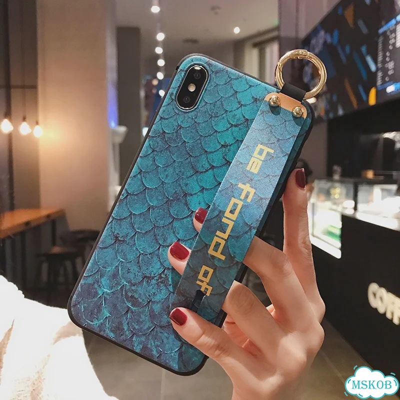 Чехол для iPhone 15 Plus Style 2 с держателем на запястье фото 7