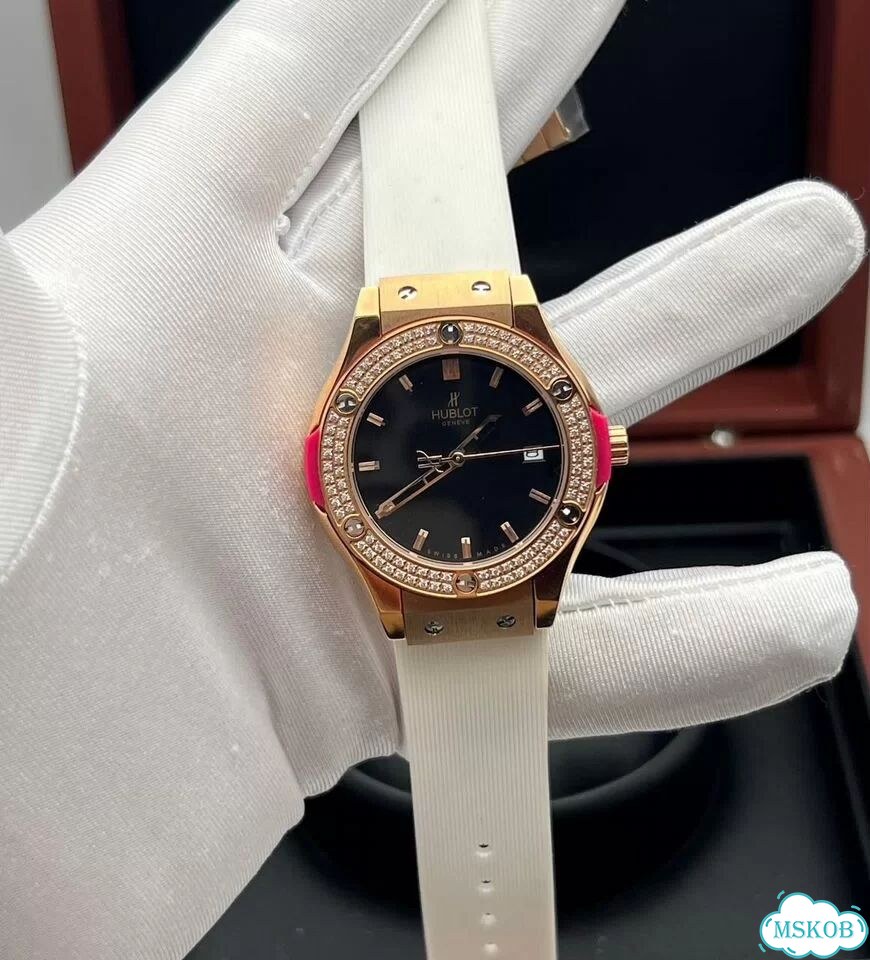 Часы женские Hublot Gold камни фото 2