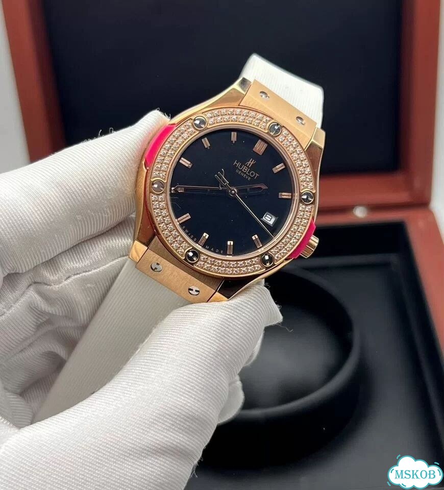 Часы женские Hublot Gold камни фото 3