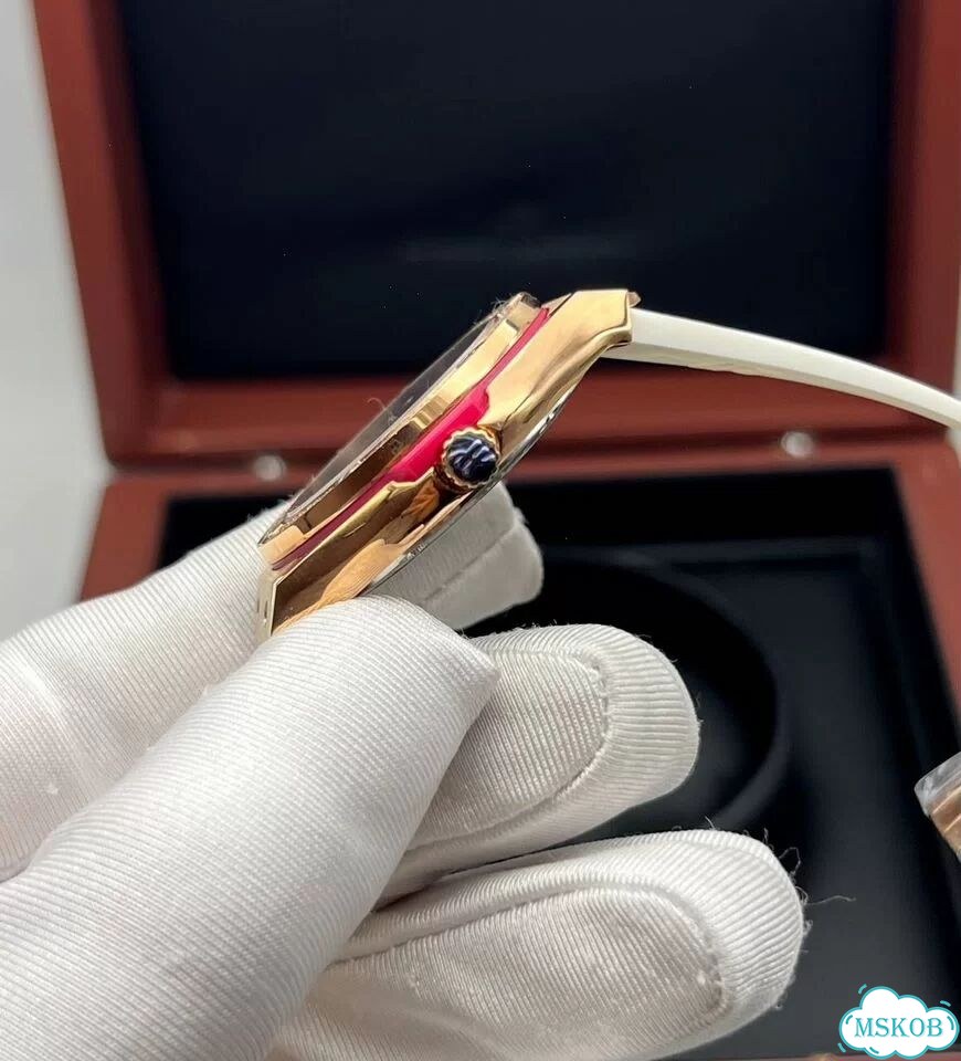 Часы женские Hublot Gold камни фото 5