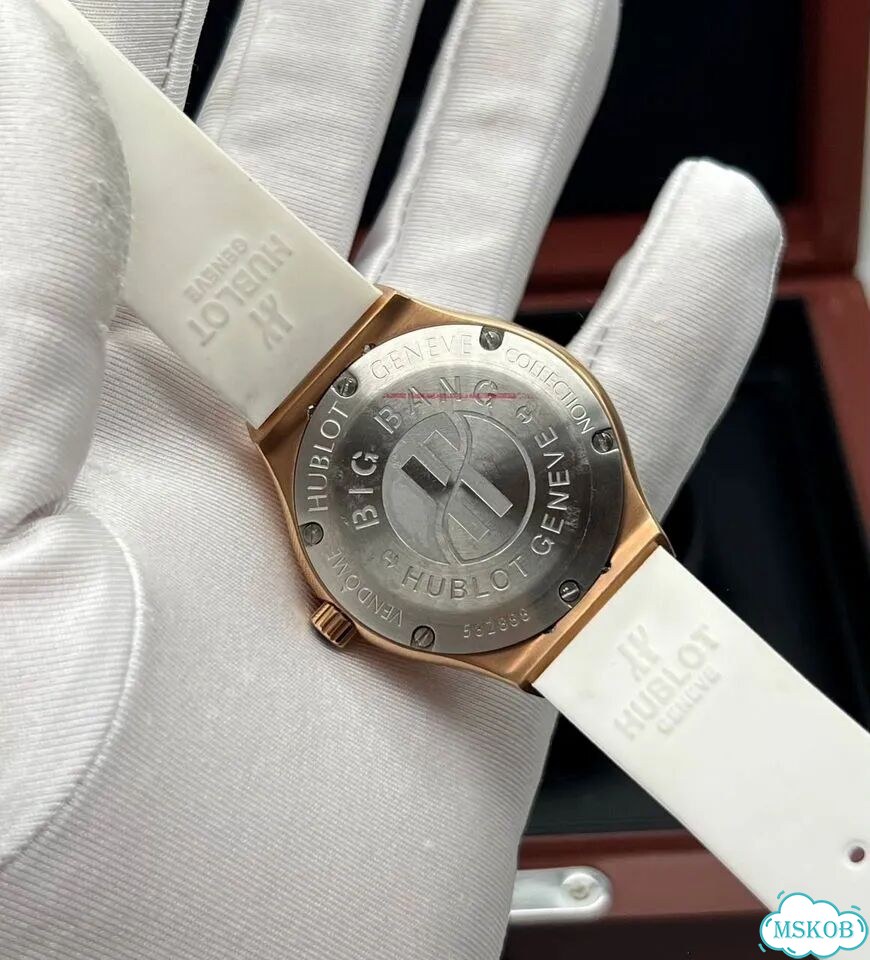 Часы женские Hublot Gold камни фото 7
