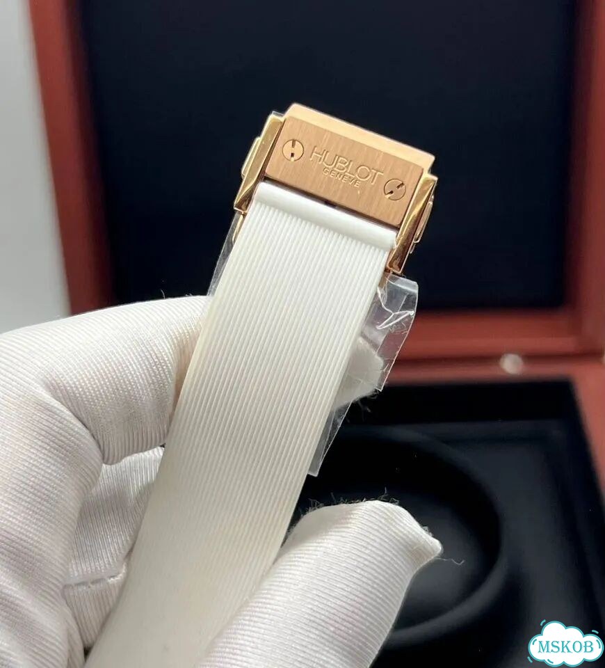 Часы женские Hublot Gold камни фото 8