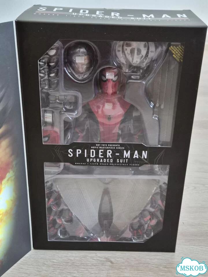 Фигурка Hot Toys MMS542 1/6 Spider-Man фото 3