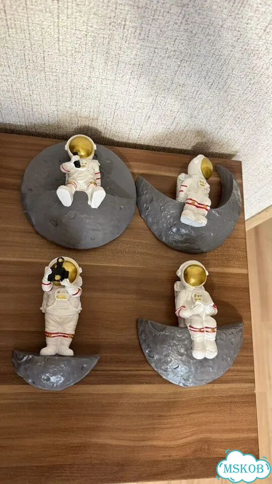 Космонавты на стену фигурки новые фото 1