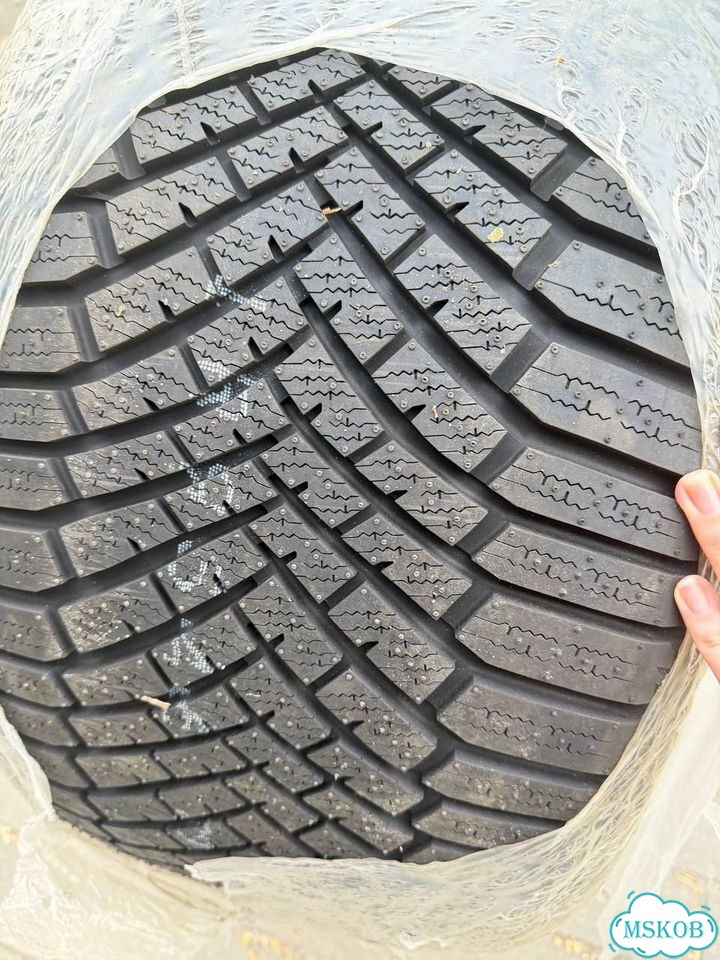 Yokohama BluEarth Winter V906 315/35 R21 111W фото 3