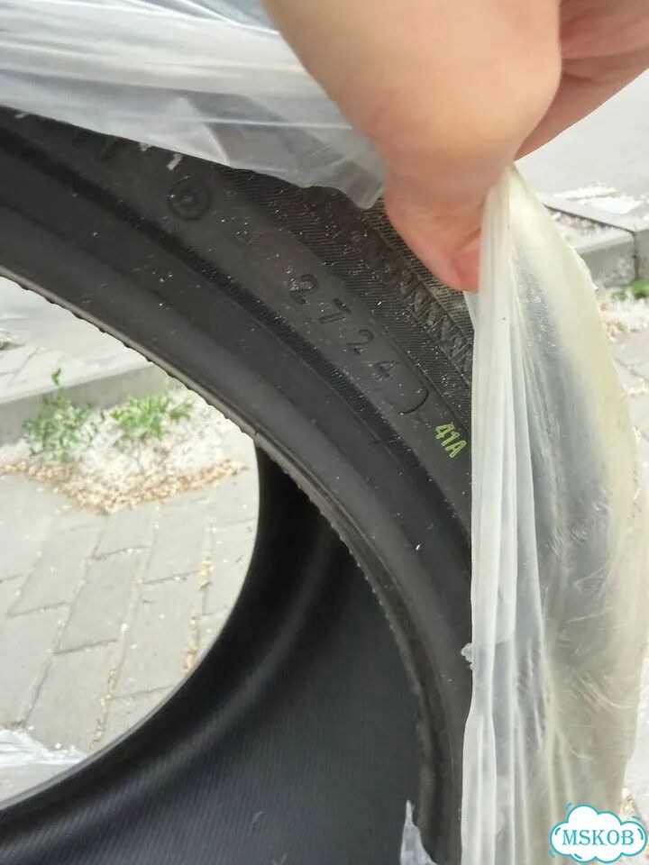Yokohama BluEarth Winter V906 315/35 R21 111W фото 4