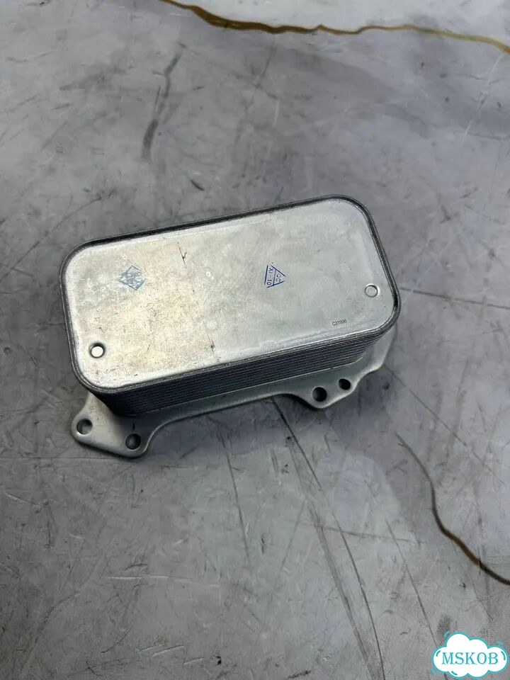 Теплообменник двигателя Mercedes A2641880400 фото 4