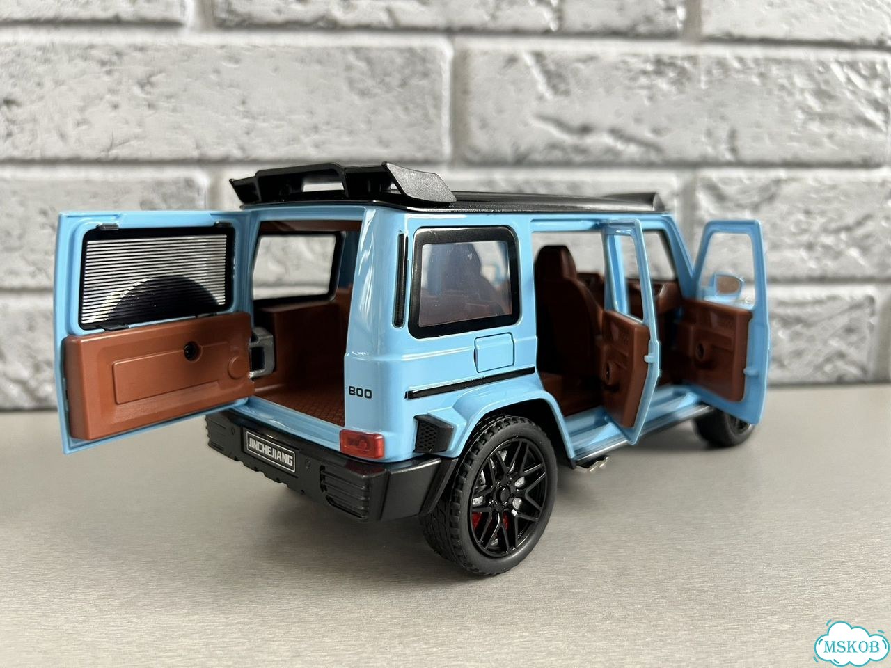 Модель автомобиля Mercedes Benz G63 AMG 1:24 фото 10