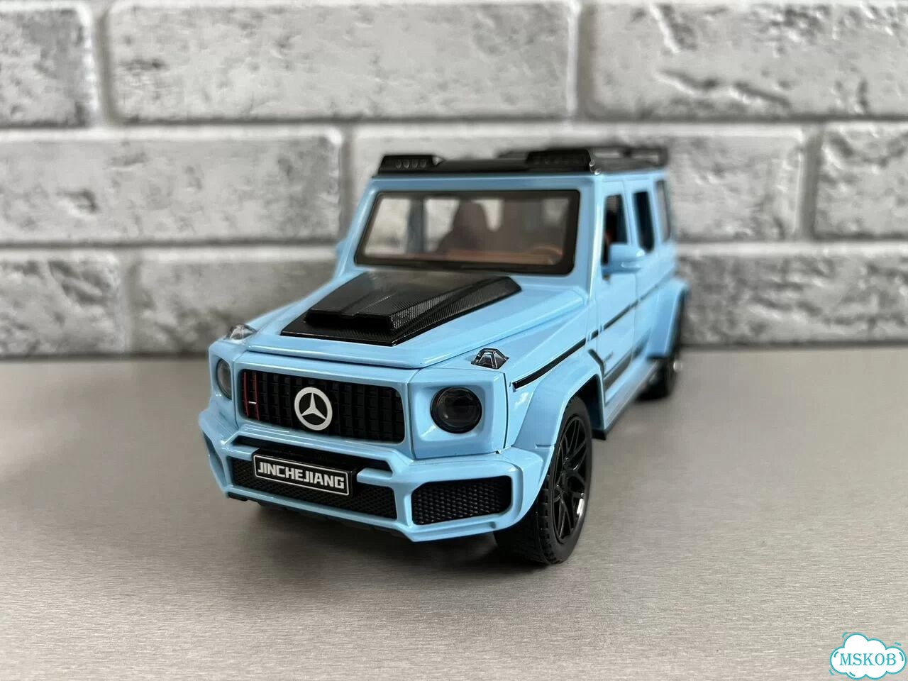 Модель автомобиля Mercedes Benz G63 AMG 1:24 фото 11